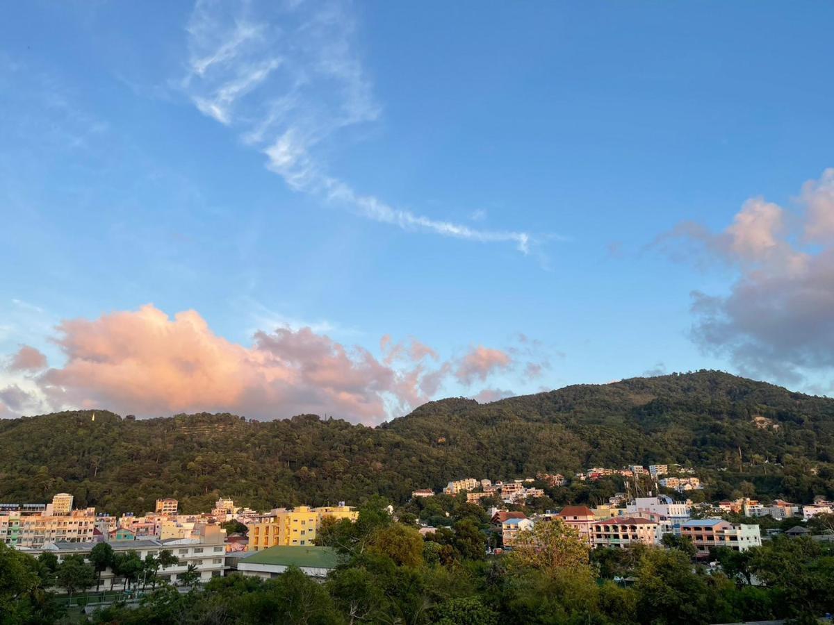 Baobab Hotel Patong Bagian luar foto