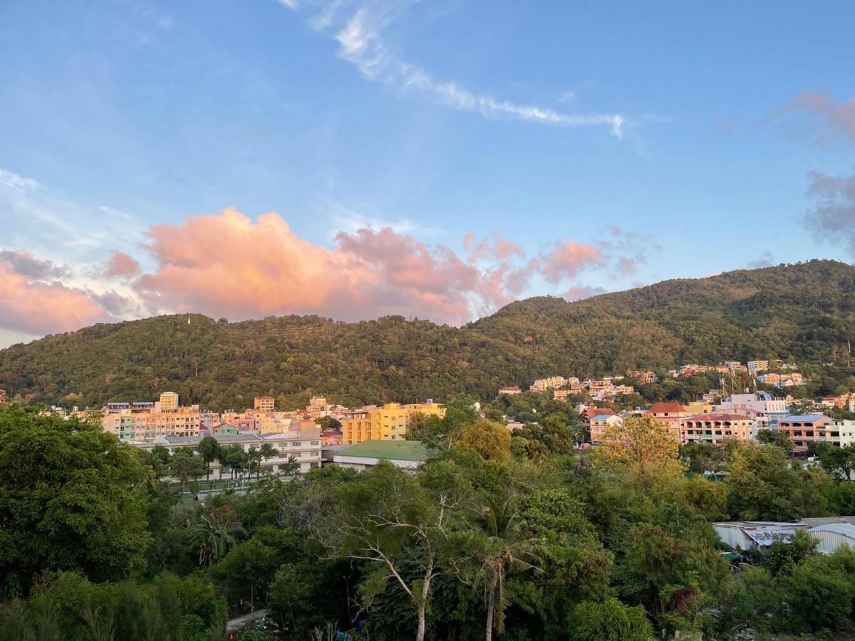 Baobab Hotel Patong Bagian luar foto