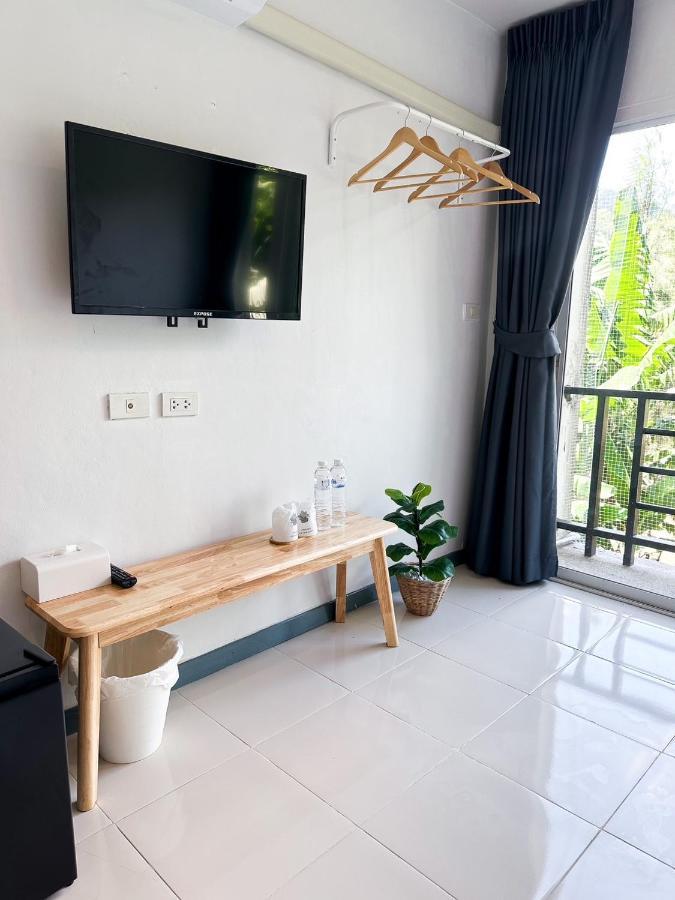 Baobab Hotel Patong Bagian luar foto