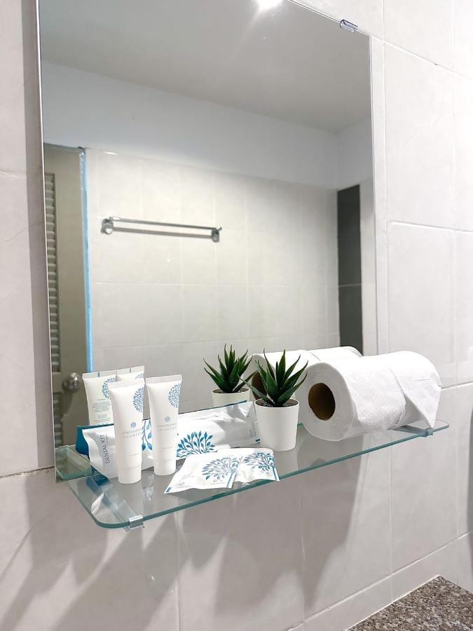 Baobab Hotel Patong Bagian luar foto